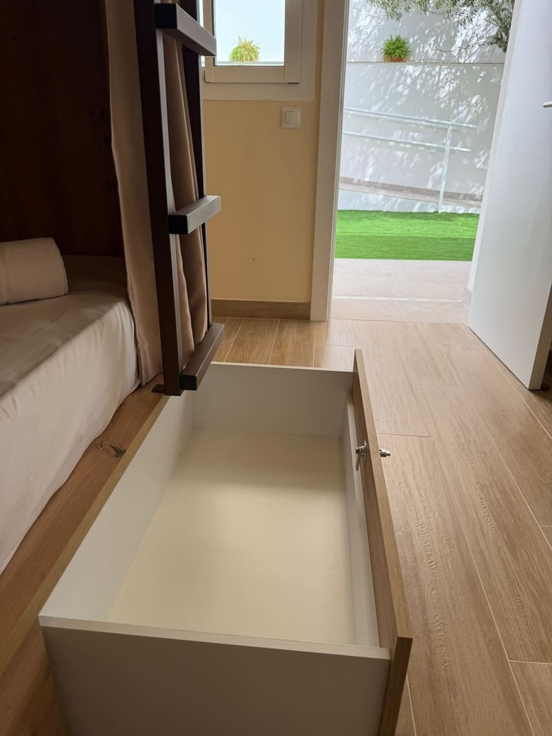 Female Dorm 4-Bed — photo 11 of 16