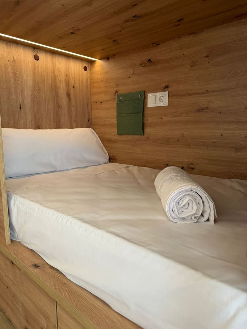 Female Dorm 4-Bed — photo 16 of 16