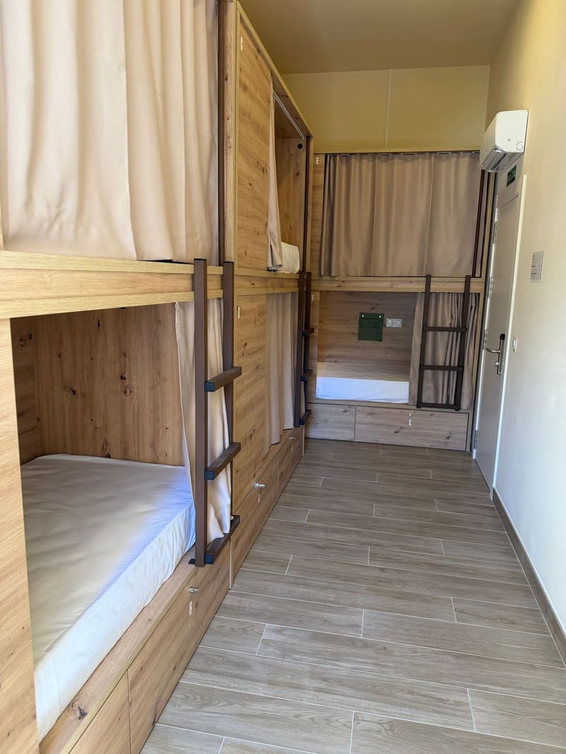 Female Dorm 6-Bed — photo 4 of 6